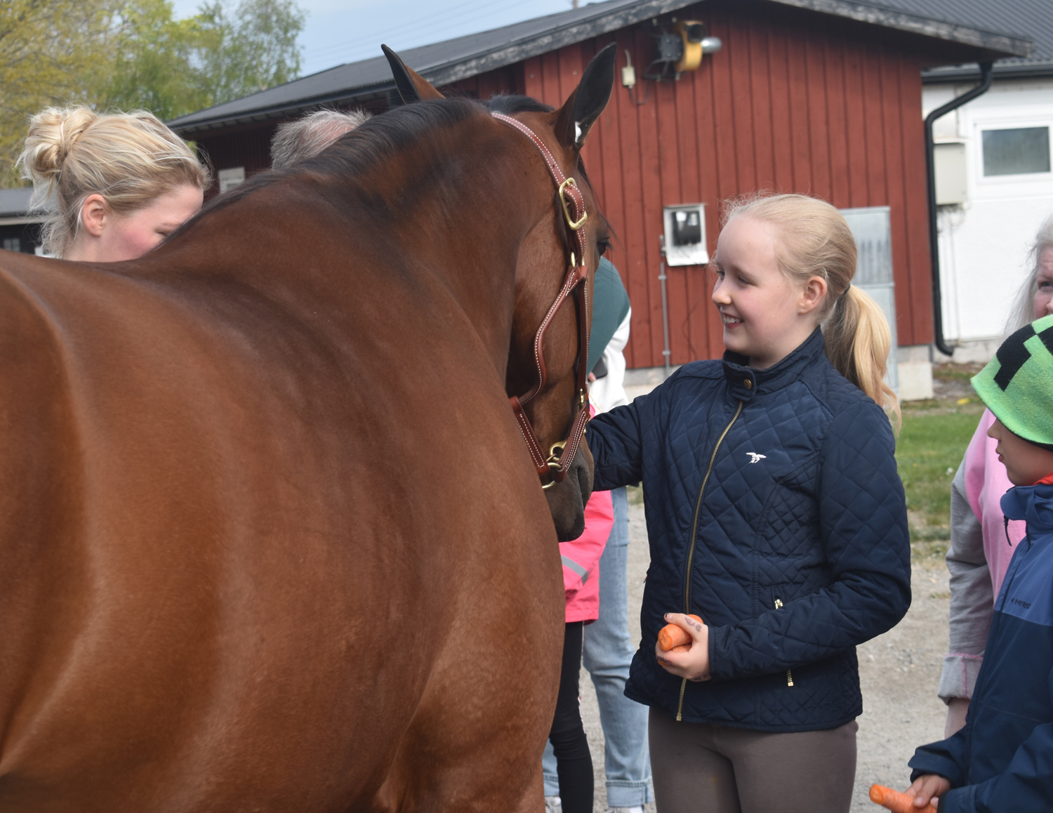 Bitchie tillsammans med en av sina många delägare. Foto; A.Lindblom